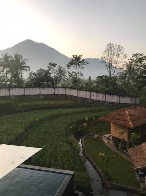 Villa As-Salam, Kadungora, Garut Exteriör bild